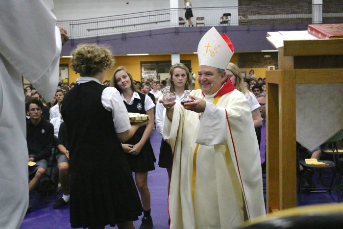 Archbishop Hebda celebrates Mass at CDH.