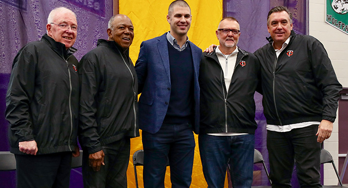 Tom Kelly, Tony Oliva, Bert Blyleven, and Kent Hrbek surprised Joe Mauer’01 at CDH with the announcement that the Twins will retire Mauer’s number 7 next summer.