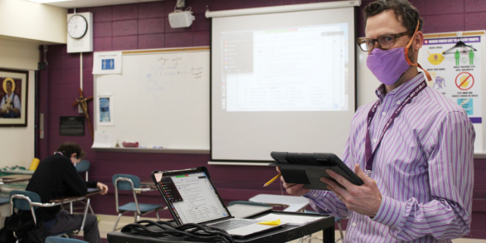 Tommy Murray '97 learned to teach effective hybrid classes.