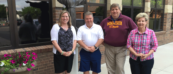 Megan Fee Smith'00, Steve Altier'86, Scott Anderson'84, and Barb Wylie Thompson'61